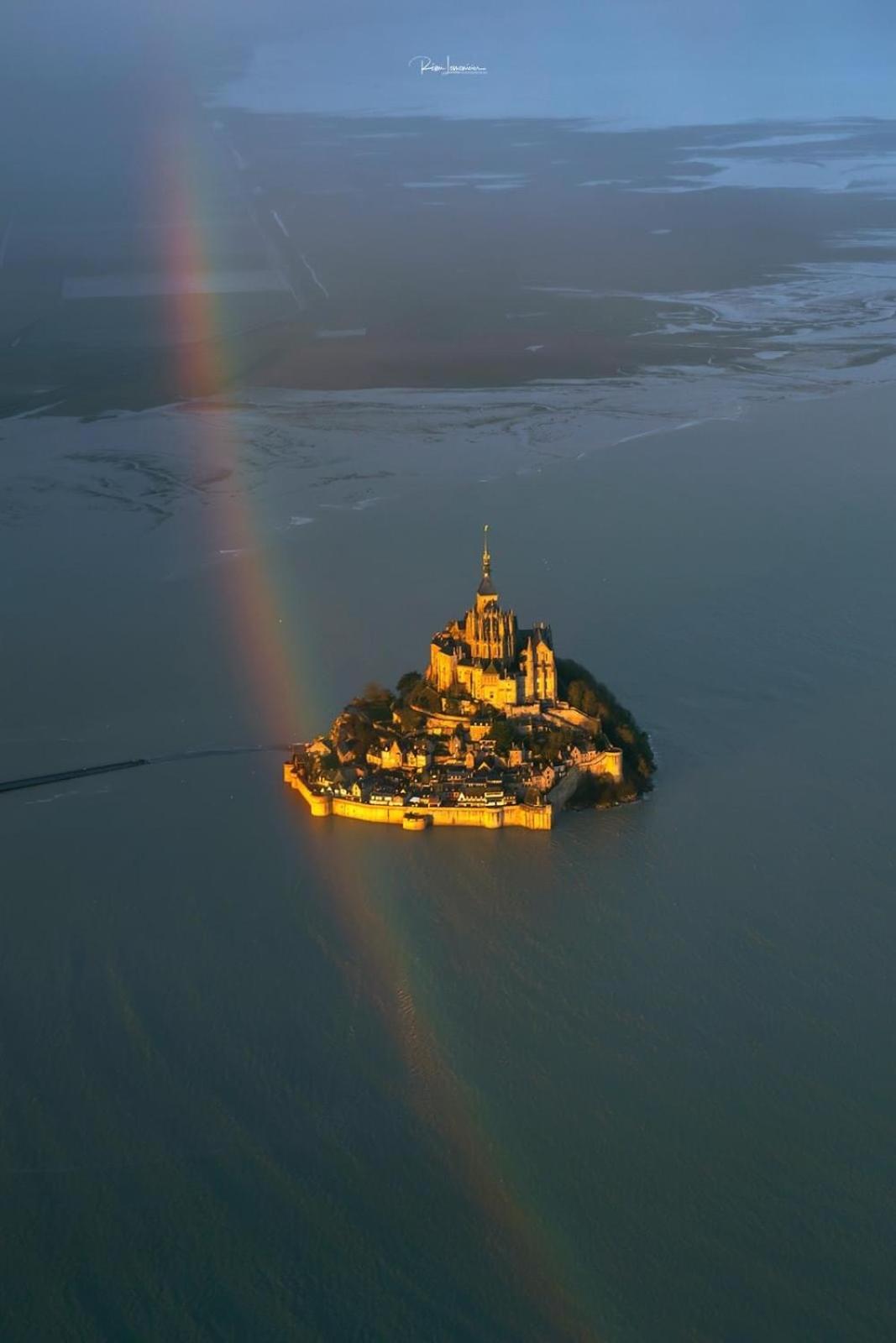 Arc En Ciel Du Mont Panzió Pontorson Kültér fotó